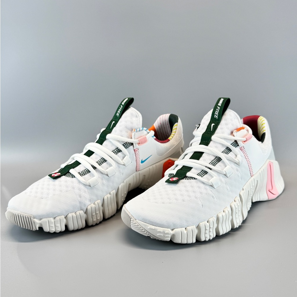 Nike Free Metcon 5 is White and Pink-Green Wmns Athletic Shoes